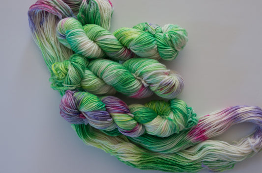4 ply worsted superwash wool nylon blend