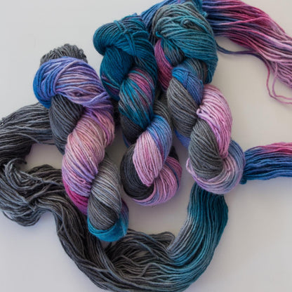100% lamb wool worsted